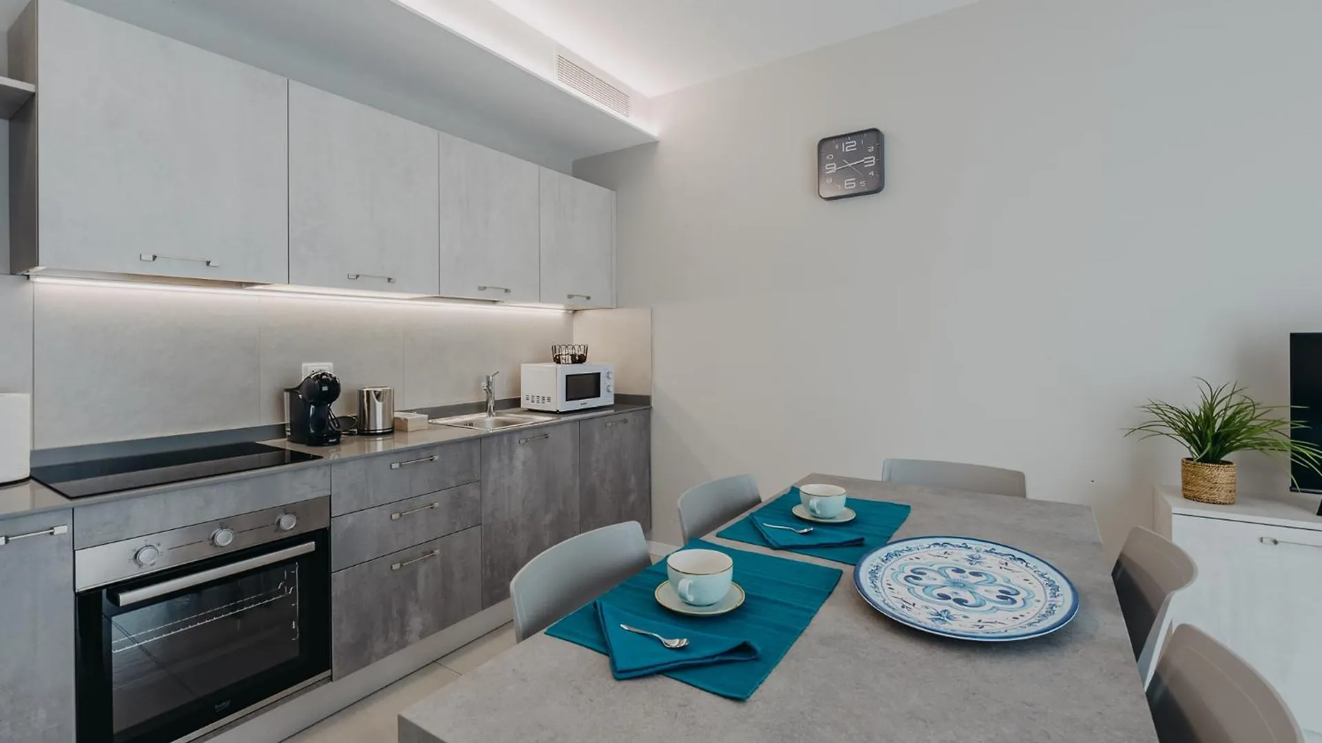 Villa Dama Holiday Apartments 파뎅게술가르다