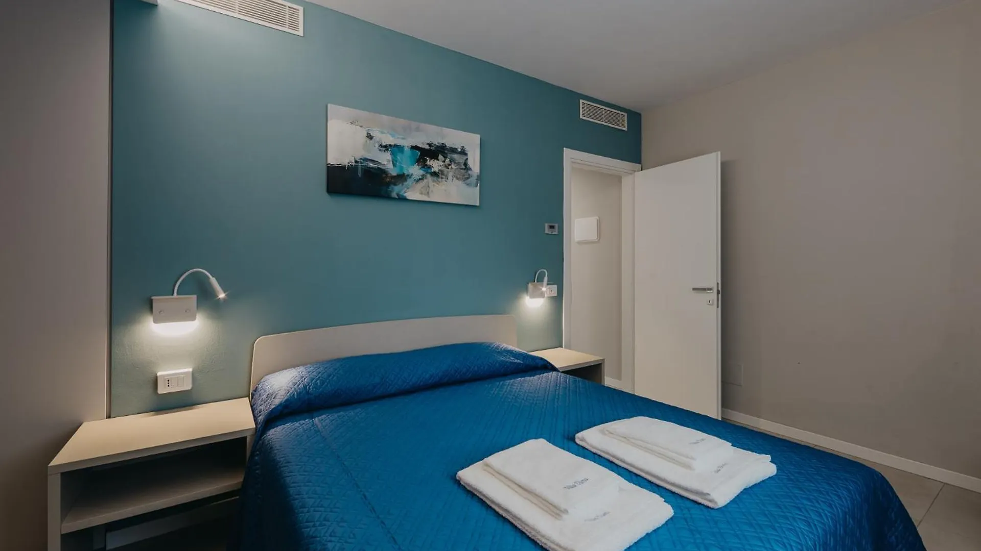 Villa Dama Holiday Apartments 파뎅게술가르다 0*,  이탈리아